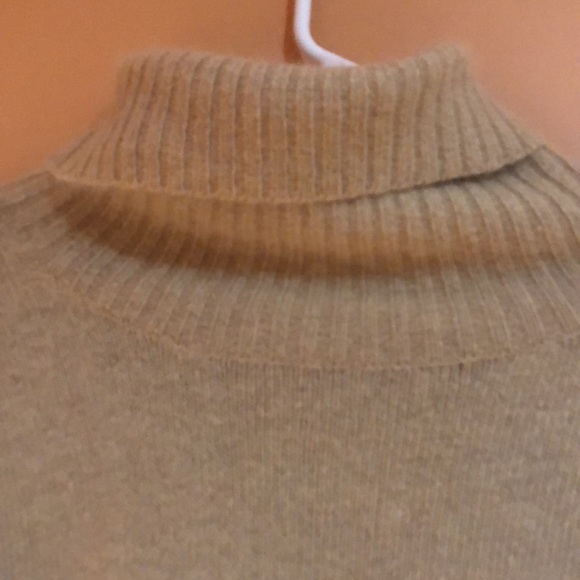Ladies sweater - Picture 4 of 5